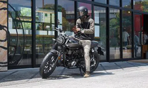 Honda lần đầu đưa một mẫu xe 350cc về Việt Nam: Ngoại hình cổ điển, có ABS 2 kênh, giá gần 135 triệu đồng