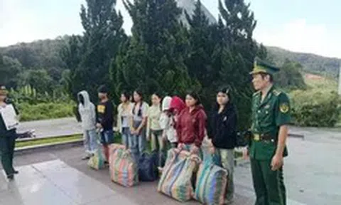 Trục xuất 9 người nước ngoài vượt biên trái phép vào Việt Nam