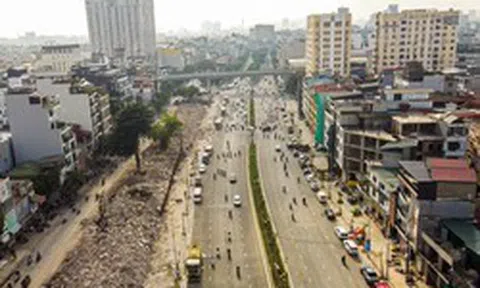 Bãi đỗ xe 4 mặt tiền giữa Vành đai 1 Hà Nội dần thành hình