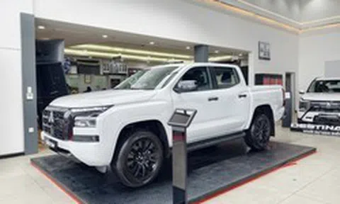 Mitsubishi Triton vẫn khuyến mại mạnh tay sau tháng lên top doanh số phân khúc: Giảm lăn bánh tới 56 triệu đồng, bản mới ra mắt cũng không ngoại lệ