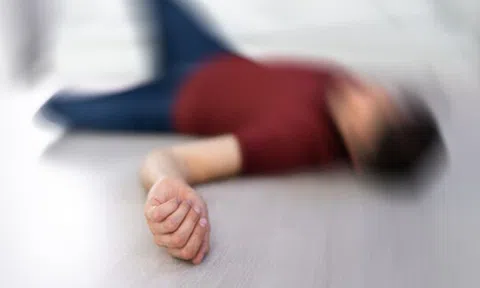 Chàng trai 24 tuổi nguy kịch vì 2 thói quen tưởng "chẳng hại gì" nhưng rất hại giới trẻ rất mê