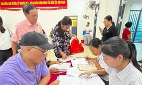 Phường Phương Liệt chi trả bồi thường, hỗ trợ, tái định cư Dự án Quốc lộ 1A cho 11 hộ dân đầu tiên