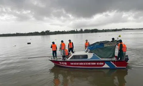 Đánh cá trên sông, người đàn ông 42 tuổi bị sét đánh rơi xuống sông mất tích