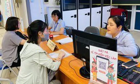 Sử dụng sổ BHXH, thẻ BHYT điện tử: Người dân cần biết gì?