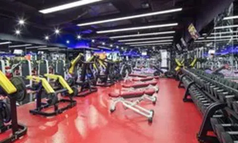 California Fitness thu phí một số lớp, điều chỉnh hoạt động cơ sở