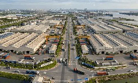 FDI vào Việt Nam tăng 76%, vì sao lợi nhuận các "ông chủ" khu công nghiệp lại lao dốc 40%?