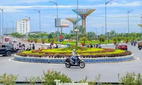 Hiện trạng một nút giao thông vừa được rót 900 tỷ để 'lên đời'