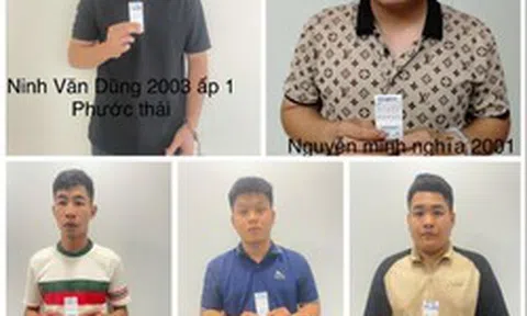 Kiểm tra đột xuất phòng VIP 2 quán karaoke, công an tạm giữ Lý Văn Hải SN 2007