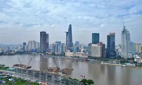 Hạn chế tàu thuyền qua sông Sài Gòn để vận chuyển nhịp cầu đi bộ