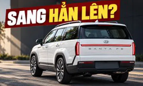Hyundai Santa Fe 2027 để lộ thêm nhiều chi tiết mới: Đèn hậu dọc như Range Rover, mặt trước cũng thay đổi rõ nét