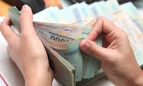 Lãi suất tiết kiệm ngân hàng đồng loạt giảm