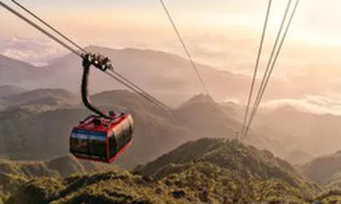 Việt Nam sắp có tuyến cáp treo nối thẳng lên đỉnh núi cao gần 1.700 m, rút ngắn hành trình xuyên rừng từ 4 giờ xuống 15 phút, công trình do Sun Group đầu tư