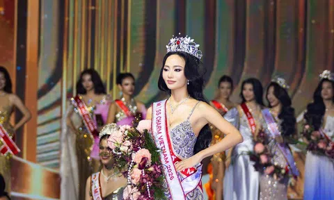 Nhan sắc nữ MC song ngữ cao 1,77m vừa đăng quang Miss Charm Vietnam 2026