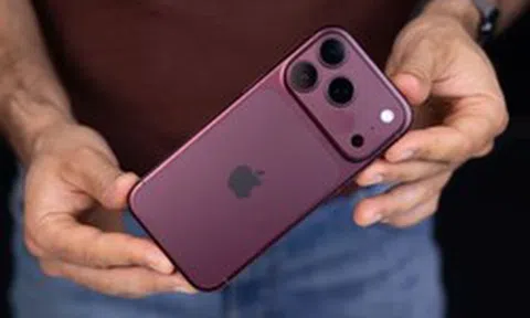 Vừa ra mắt, iPhone 18 Pro đã bị công ty bảo mật do người Việt sáng lập jailbreak vĩnh viễn, khởi động lại vẫn còn nguyên