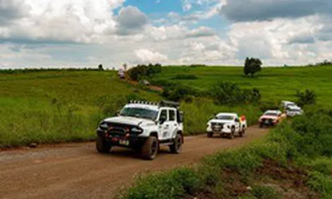 52 người mê ô tô từ 5 quốc gia cùng chinh phục hành trình 630 km xuyên Thái Lan - Lào