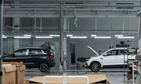 Ô tô nhập khẩu tăng mạnh tạo sức ép lên sản xuất trong nước