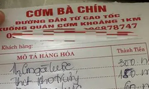 Ghé quán cơm bình dân, tài xế bức xúc vì nửa con gà giá 300.000 đồng
