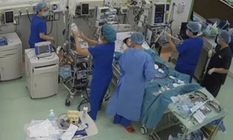 Chạy ECMO gần 12 ngày cứu sống bệnh nhi nguy kịch vì cúm A