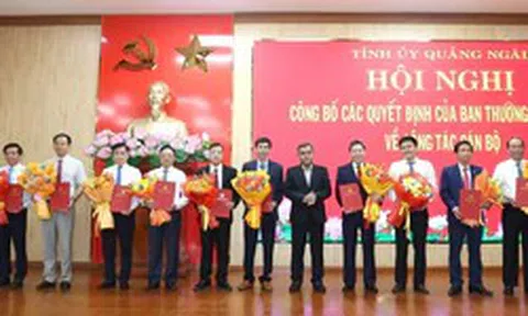 Công bố nhiều quyết định về điều động, luân chuyển cán bộ ở Quảng Ngãi