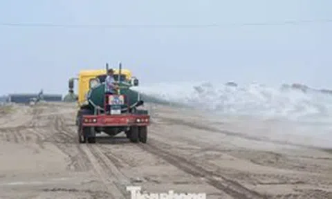 Xử lý khẩn cấp 'bão cát' mịt mù trên công trường cao tốc Ninh Bình - Hải Phòng