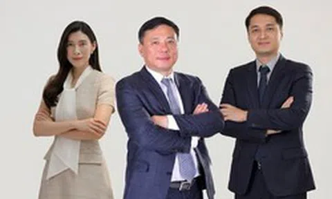 Người cha gây dựng tập đoàn đa ngành từ nhà thầu cơ điện, con trai có 2 bằng thạc sĩ Mỹ, con gái sinh năm 1991 từng được Forbes Vietnam vinh danh, hiện cả 2 là Phó Chủ tịch tập đoàn