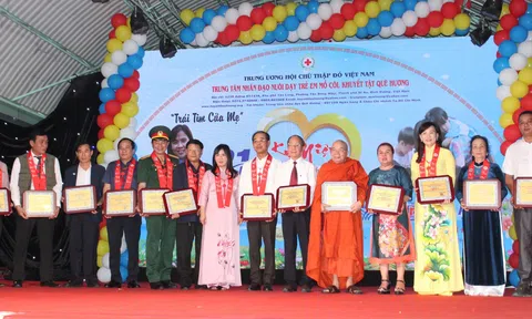 Kỷ niệm 21 năm thành lập Trung tâm nhân đạo Quê Hương