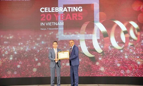 Bộ Tài chính vinh danh 20 năm đóng góp của ACCA tại Việt Nam