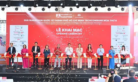 Khai mạc Giải Marathon Quốc tế Thành phố Hồ Chí Minh Techcombank Mùa thứ 8