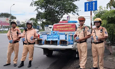 Trạm CSGT Đa Phước: Trạm tiếp sức đồng hành cùng người dân về quê nghỉ Lễ Quốc khánh