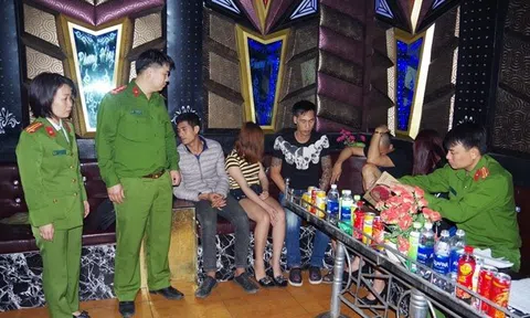 Bắt quả tang nhóm đối tượng sử dụng ma túy đá trong quán karaoke tại Hà Nam
