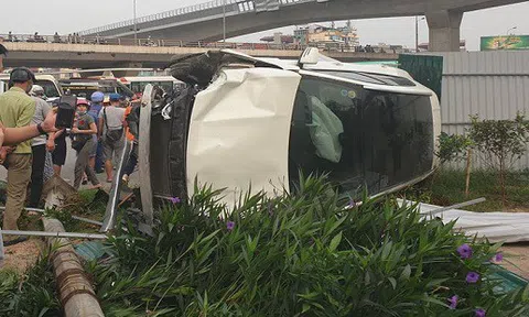 "Xe điên" tông hàng loạt xe máy, nhiều người nhập viện