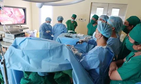 Chị gái nhận thận từ em trai: Phép màu kì diệu của cuộc sống!
