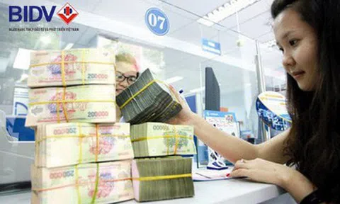 Lãi suất tiết kiệm tiếp tục giảm mạnh, kỳ hạn dưới 6 tháng có nơi chỉ còn 3%/năm
