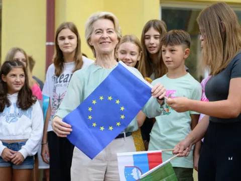 Sau tái đắc cử, bà von der Leyen cam kết đẩy nhanh quá trình mở rộng EU