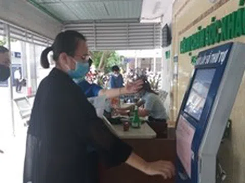 Số ca COVID-19 tăng nhẹ, TP Hồ Chí Minh khuyến cáo người dân tăng cường biện pháp phòng dịch 