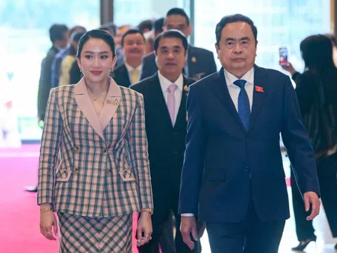Chủ tịch Quốc hội Trần Thanh Mẫn hội kiến Thủ tướng Thái Lan
