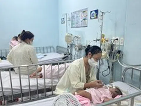 Vì sao dịch sởi bùng phát và khi nào có thể kiểm soát được?