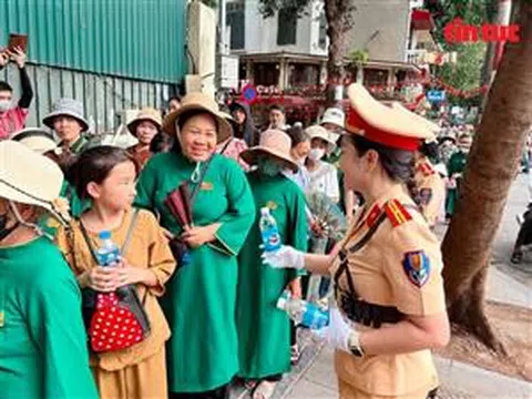 Công an Hà Nội bảo đảm trật tự an toàn giao thông cho đại lễ Phật đản
