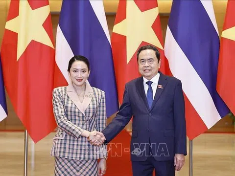 Chủ tịch Quốc hội Trần Thanh Mẫn hội kiến Thủ tướng Thái Lan Paetongtarn Shinawatra