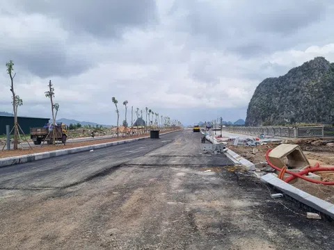 Sắp hoàn thành tuyến đường bao biển ven vịnh di sản