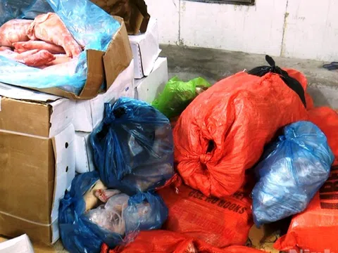 Xử lý vụ kinh doanh, buôn bán gần 6,5 tấn thực phẩm đông lạnh không rõ nguồn gốc