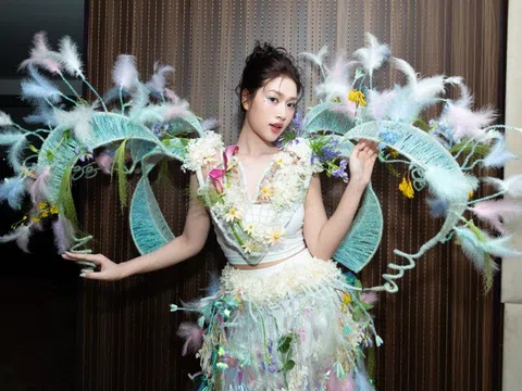 Hoa hậu Thiên Ân diện váy đính hoa, được khen khi trở lại sàn catwalk