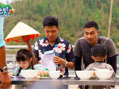 Bố ơi mình đi đâu thế? 2025 tập 1: Trung Ruồi gặp “khó” vì con gái sợ bẩn, Neko Lê “toát mồ hôi” khi hai con chọn ở nhà thuyền