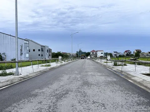 Hà Tĩnh: Người dân sững sờ vì giá trúng đất đấu giá
