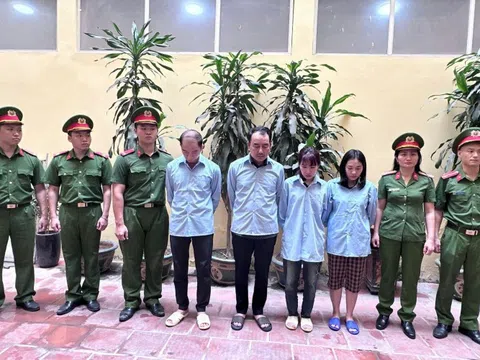 Hà Nội: Khởi tố 4 cán bộ phường nhận hối lộ hơn 1 tỷ đồng