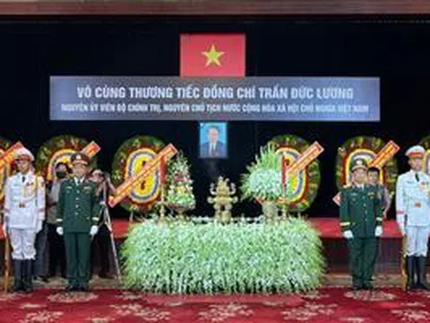 Người dân TP Hồ Chí Minh xúc động tiễn biệt nguyên Chủ tịch nước Trần Đức Lương