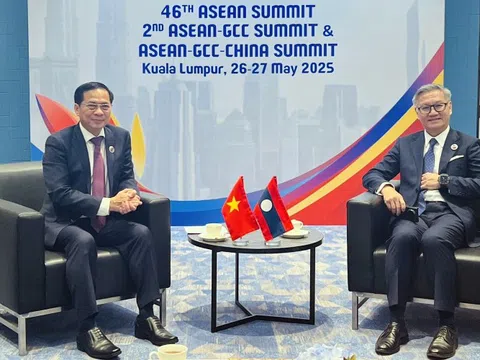 Lào luôn kề vai sát cánh cùng Việt Nam