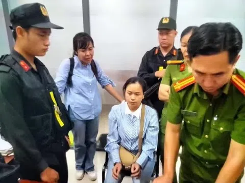 Bắt khẩn cấp người phụ nữ vào trụ sở công an yêu cầu thả người