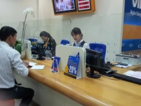 Lãi suất tiền gửi xuống thấp trong khi lãi cho vay 'đứng yên'