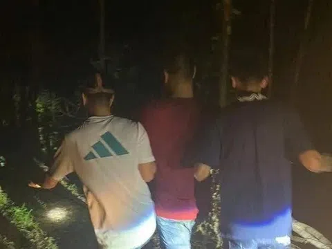Bắt được nghi phạm phóng hỏa khiến 4 nhà bị thiêu rụi trong đêm ở Bắc Giang